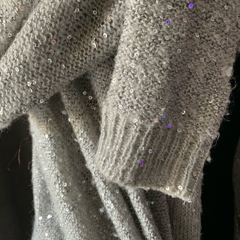 Moda silver sequined sweater wrap - Picture 3 of 10